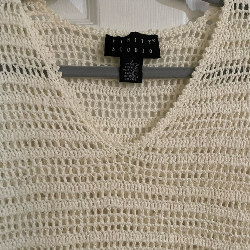 Finity Cream Cropped Ribbed Tank Top - Picture 2 of 3